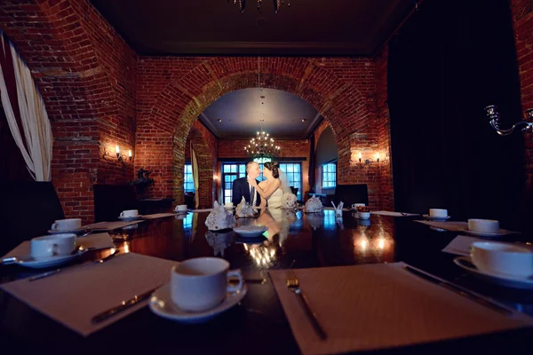 Wedding couple indoors — Stock Photo, Image