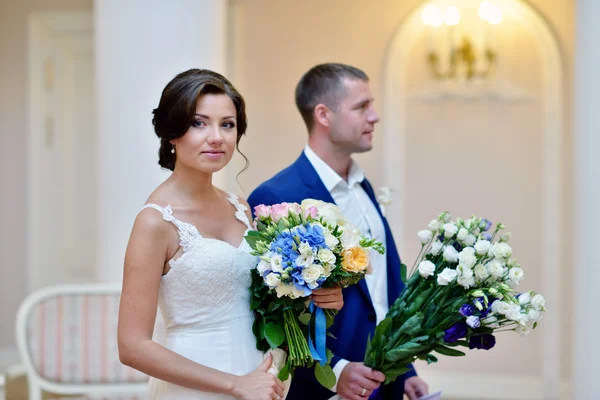 Wedding couple indoors — Stock Photo, Image