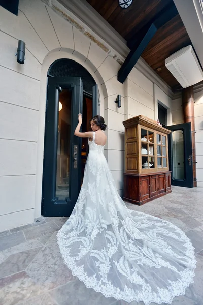 Sposa in abito da sposa — Foto Stock