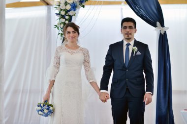 Çift düğün evleniyor