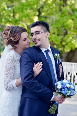 Evlilik çift park üzerine