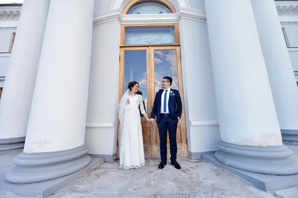 Matrimonio coppia all'aperto — Foto Stock