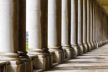 Colonnade Greenwich Üniversitesi içinde