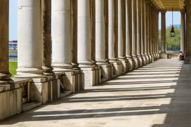 Colonnade Greenwich Üniversitesi içinde