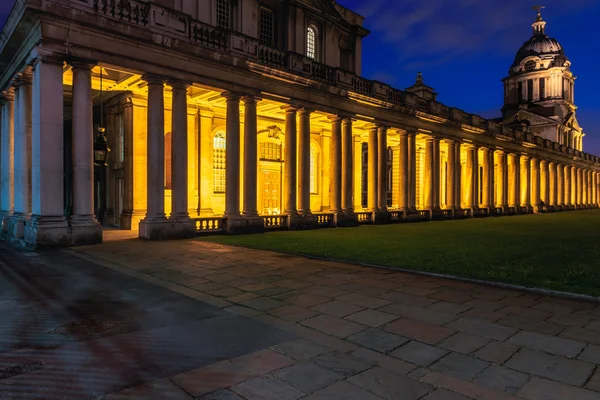 Université de Greenwich la nuit — Photo