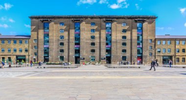Tahıl ambarı Meydanı'na ve Londra Üniversitesi Sanat