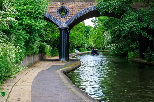 Peaceful Scenery of Canal — Stock Photo, Image