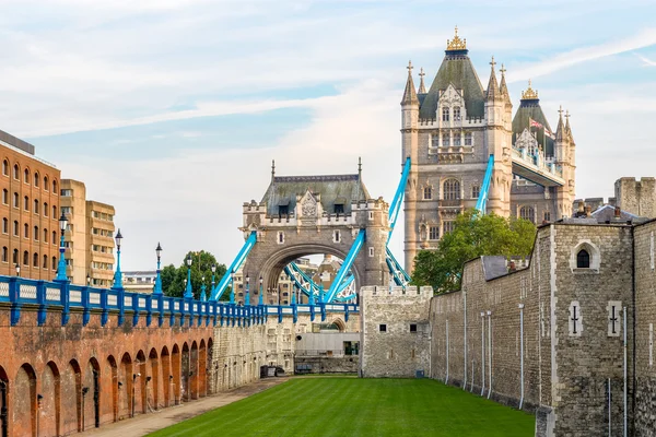 Tower Bridge w Londynie — Zdjęcie stockowe