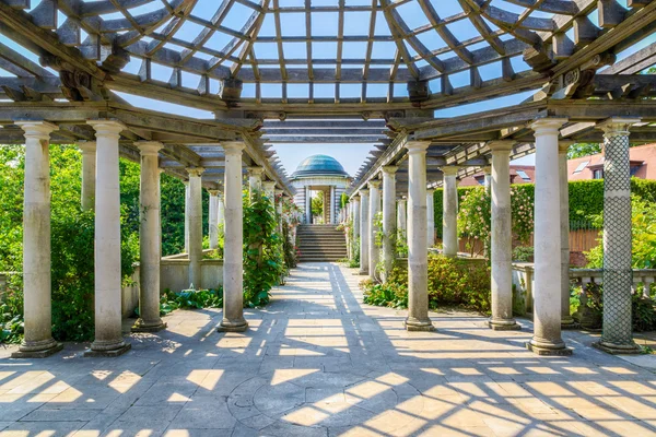 Hampstead Pergola dan Hill Garden — Stok Foto