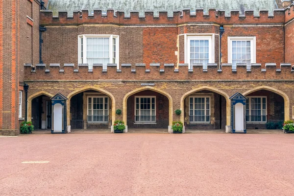 St James Palace in London — Stock Photo, Image