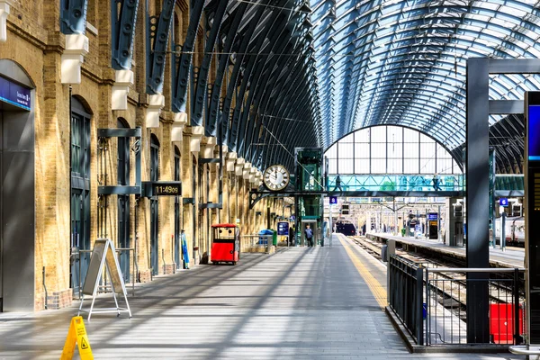 Kings Cross Station plattformar — Stockfoto