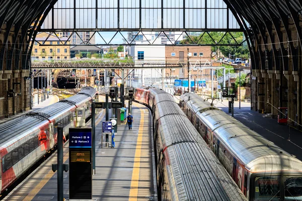 Kings Cross Station tåg — Stockfoto