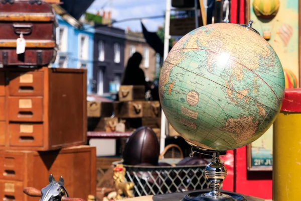 Antieke Globe bij een antiekwinkel in Notting Hill — Stockfoto