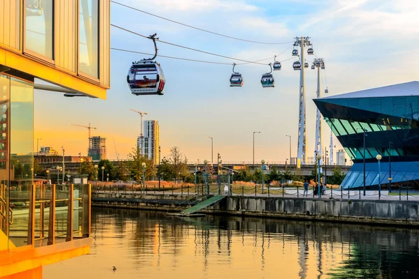 Thames teleferik gün batımında