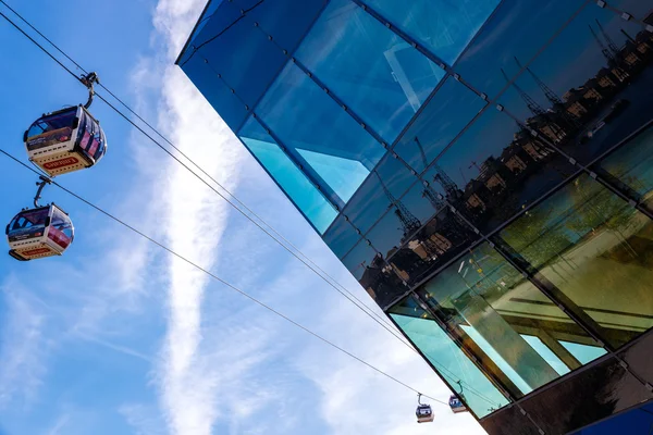 The Emirates Air Line or Thames Cable Car — Stock Photo, Image