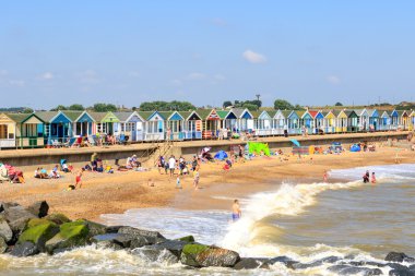 Southwold İngiltere'de, kalabalık plaj