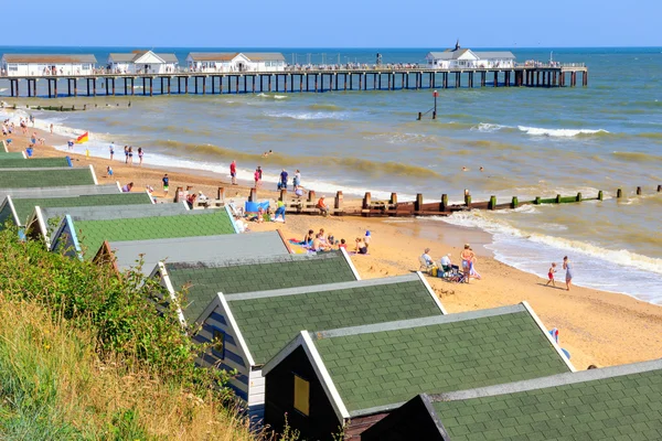 Southwold İngiltere'de, kalabalık plaj