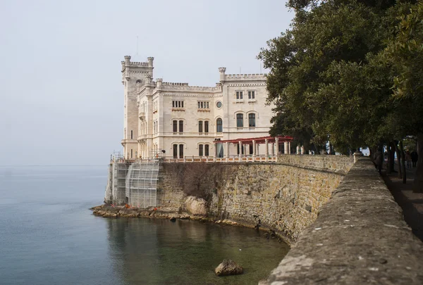Miramare castle, Trieste, Itália . — Fotografia de Stock