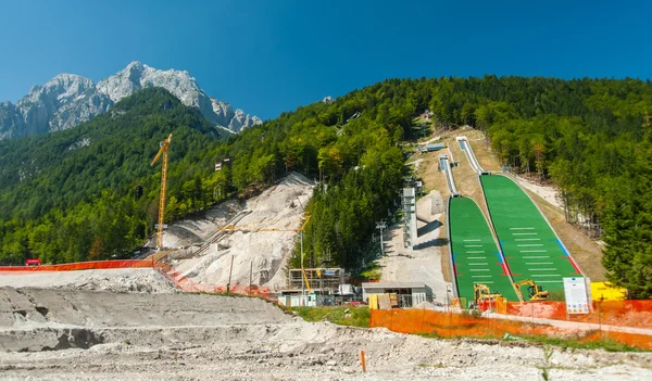 Planica Slovenya-Ağustos 21: Kayak atlama tepelerin altında — Stok fotoğraf