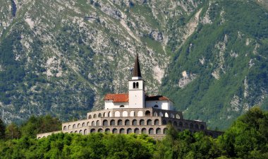 KOBARID kilisede St. anton