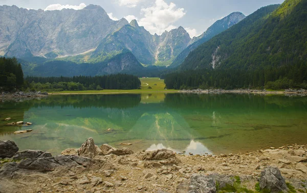 Laghi di fusine / Fusine lakes, Itália — Fotografia de Stock