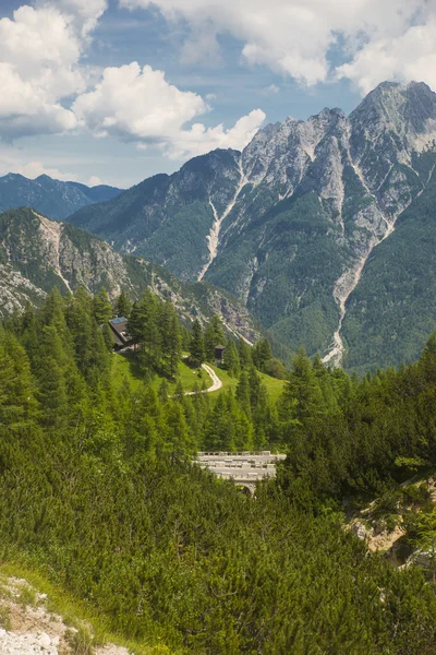 Paso de montaña Vrsic, Eslovenia — Foto de Stock