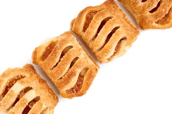 Färsk Puff Den Vita Bakgrunden Cookies Från Smördeg Med Färgad — Stockfoto