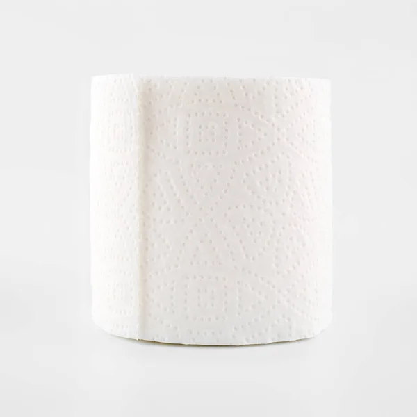 纸巾胶辊在白色背景上隔绝 卫生纸卷 — 图库照片