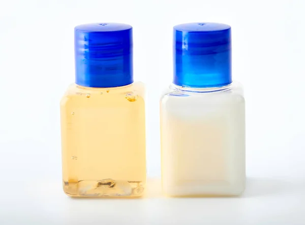 Szampon Żel Pod Prysznic Białym Tle Hotelowe Butelki Kosmetyczne Odizolowane — Zdjęcie stockowe