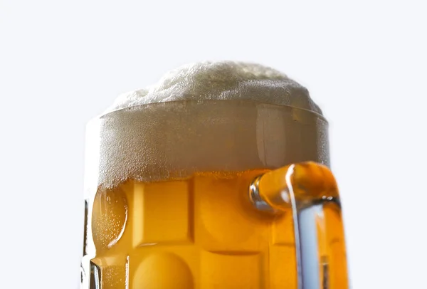 Kubek Butelka Piwa Zielonym Chmielem Uszami Pszenicy Ziarnami Białym Tle — Zdjęcie stockowe