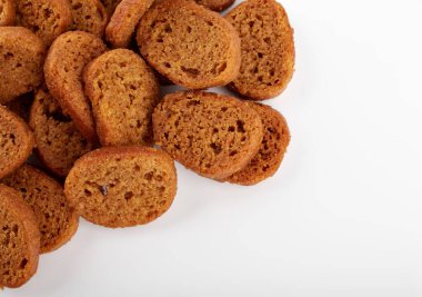 Ekmek krakerleri. Bira için atıştırmalıklar. Kızarmış ekmek.