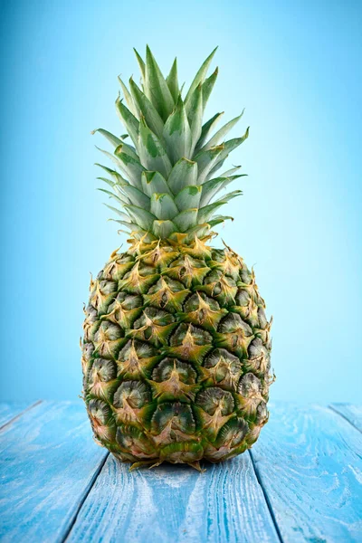 Piña Madura Aislada Piña Brillante Estilo Minimalista Piñas Frescas Frutas — Foto de Stock