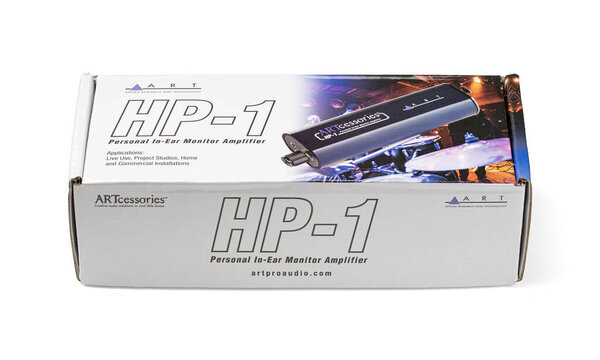 Днепр, Украина 09.11.2025: АРТ HP-1 усилитель для наушников компактный портативный аудиоприбор для персонального мониторинга в ушах, профессионального управления звуком и студийной записи оборудования изолированы на белом 