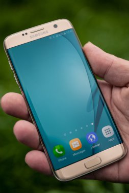 Altın Samsung Galaxy 7 kenar
