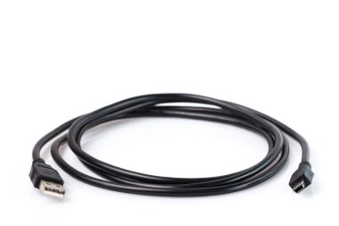 USB Veri & Güç Kablosu Beyaz Arkaplanda izole edildi. Yakın plan.