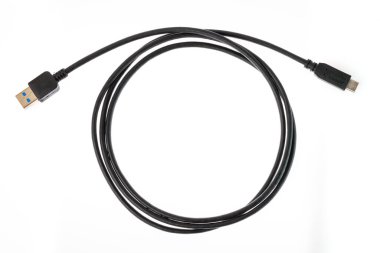 USB tipi c Veri ve Güç Kablosu Beyaz Arkaplanda izole edildi. Yakın plan.