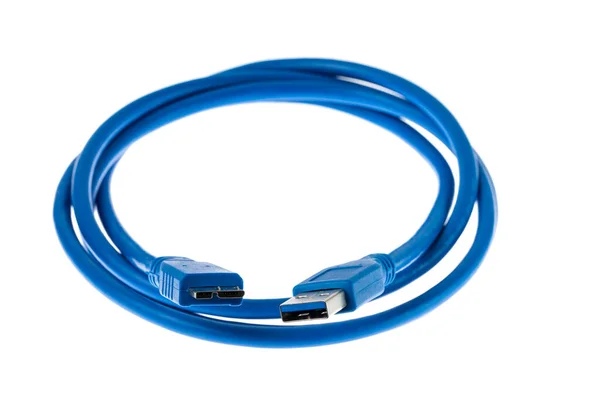 USB 3 Veri ve Güç Kablosu Beyaz Arkaplanda izole edildi. Yakın plan.