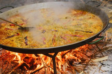Raditional İspanyol yemeği paella yemek