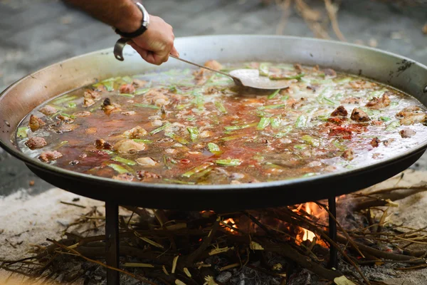 Raditional İspanyol yemeği paella yemek