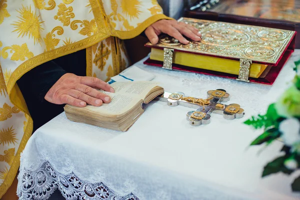 Wedding ceremony attributes in church — Stock Photo, Image