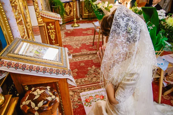 Ceremonia ślubu w kościele — Zdjęcie stockowe