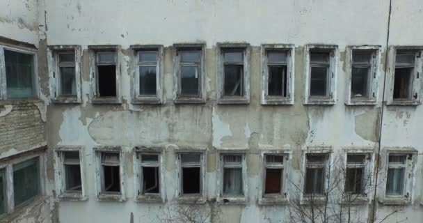 Edificio de oficinas abandonado en la zona de exclusión de Chernóbil . — Vídeo de stock