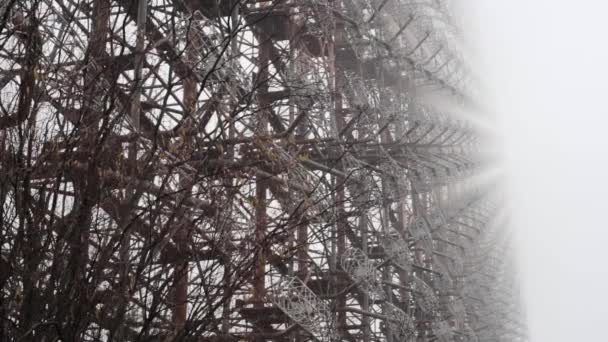 Szovjet horizon radar állomás "Duga" a Chernobyl kizárását övezetben. — Stock videók
