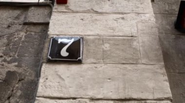 7 - eski şehir evde köşesinde binanın plaka