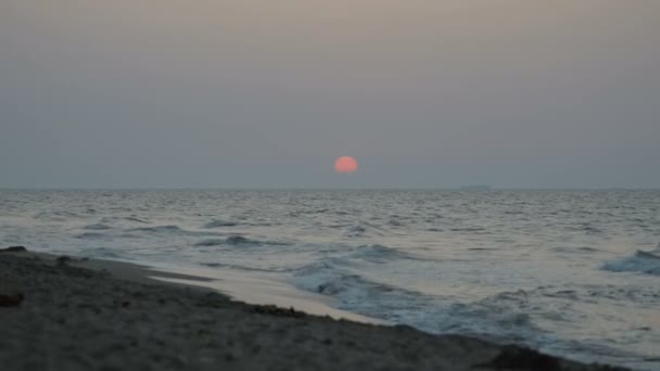 Paisaje del amanecer sobre el mar — Vídeo de stock