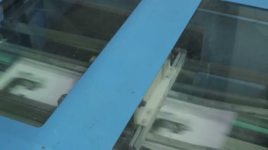 Konveyör gazete ve dergi tipografi, üretim hattı çalışmalarını