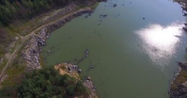 Doğu Avrupa'nın ormanda taş ocağı sular altında