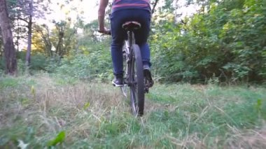 Adam binicilik bisiklet yaz Park