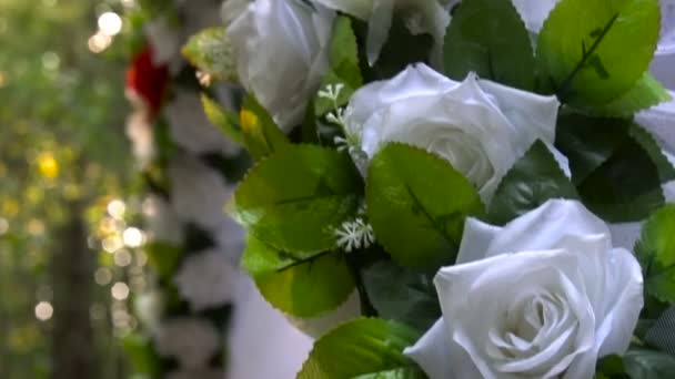 在夏季森林婚礼拱 — 图库视频影像