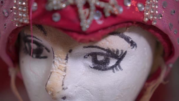 Dolls with hats of cabaret women dancers moulin rouge — Stock Video